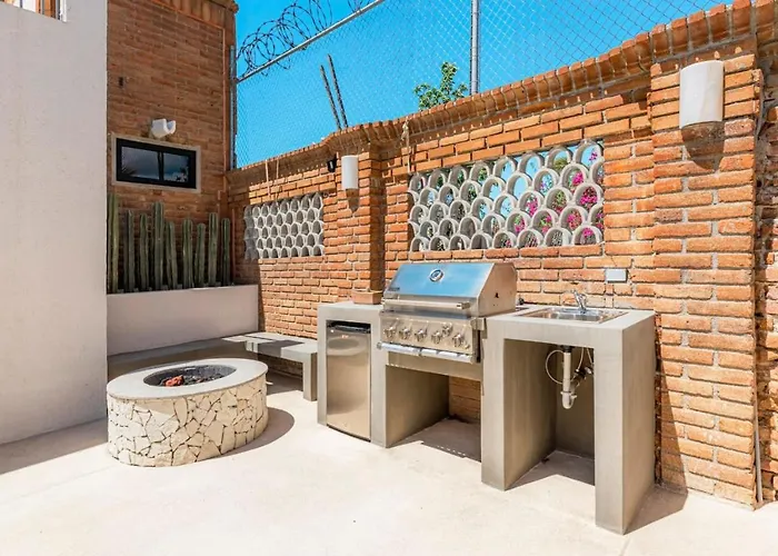 Holiday home Downtown Historic - Starlink Wifi - Pool